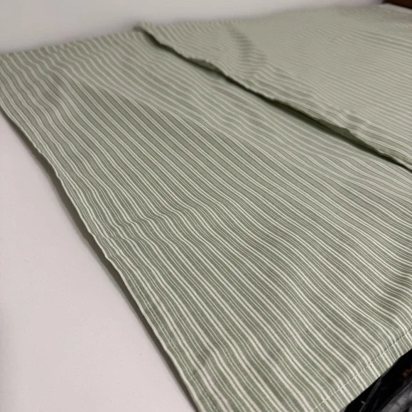 Laura Ashley Set Of 2 Striped 100% Cotton Pillow Shams - Picture 2 of 10